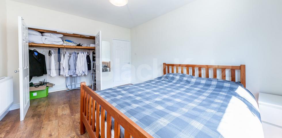 Modern spacious one bed in central location and mins to Regents Park Clarence Gardens, Regents Park / Camden
